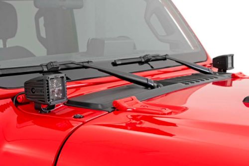 Easy Bolt On Installation Swivel mount allows for precise positioning Durable powder coated steel brackets IP67 Waterproof rating Durable die cast aluminum housing Moisture Breather technology reduces moisture buildÎ“Ã‡Ã‰up behind the lens Includes premium, flatÎ“Ã‡Ã‰wound wiring harness with on/off switch 3 year warranty